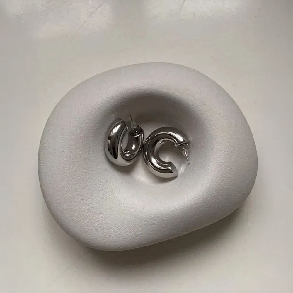 Améria | Orecchini a cerchio spessi in design moderno