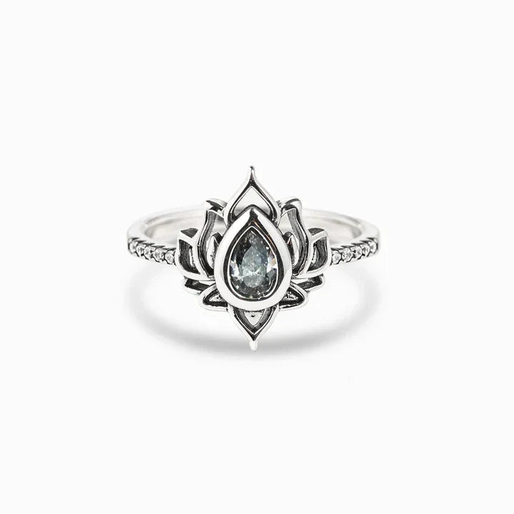 Calixa – Anello Dichiarazione Lotus