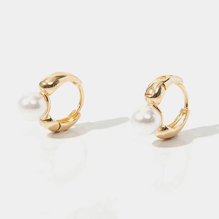 Narah – Orecchini a cerchio con perla accentata
