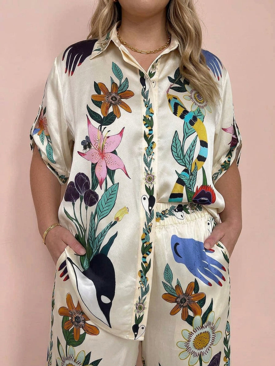 Nika | Set camicia e pantaloni in satin Resort Vibes con stampa unica