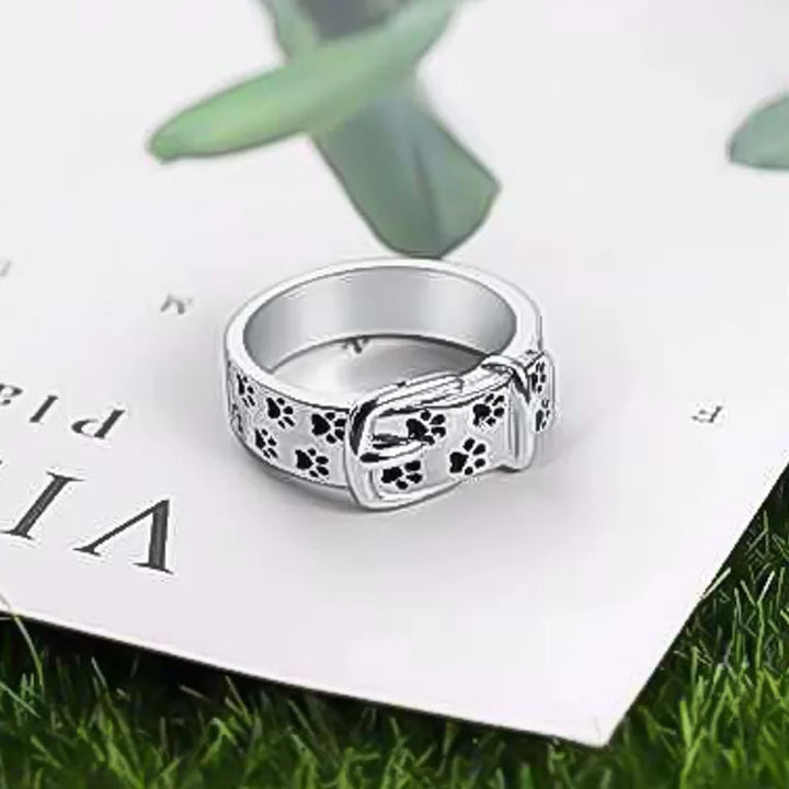 Pawson – Anello con dettaglio a forma di zampa e carattere