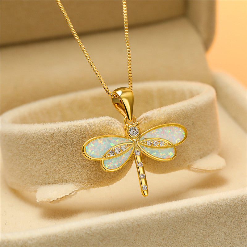 Elunaria – Collana a forma di libellula con accento scintillante