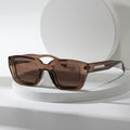 Occhiali da sole, montatura quadrata traslucida marrone chunky con accento in metallo sulle tempie, acetato, Donna