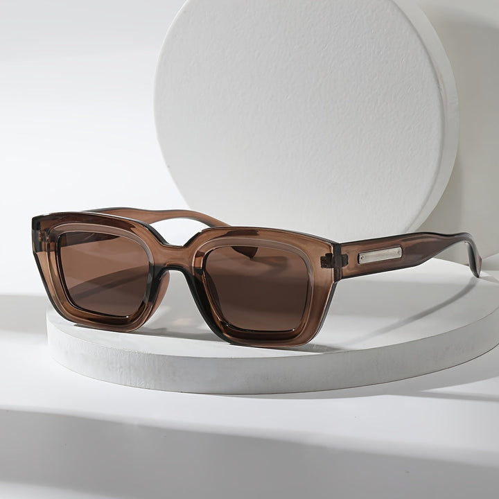 Occhiali da sole, montatura quadrata traslucida marrone chunky con accento in metallo sulle tempie, acetato, Donna