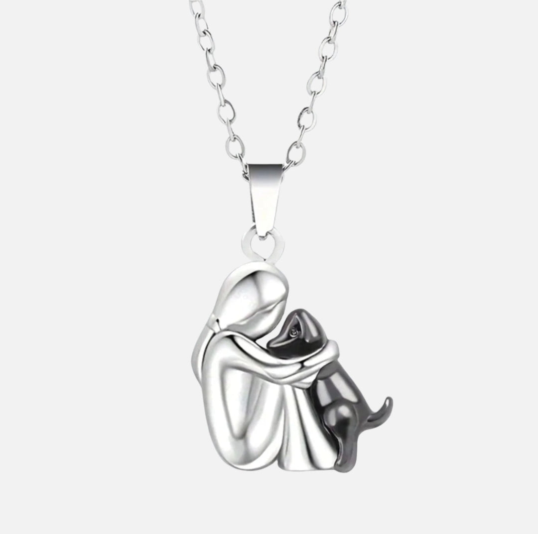 Amora – Collana con pendente a forma di abbraccio con un legame profondo