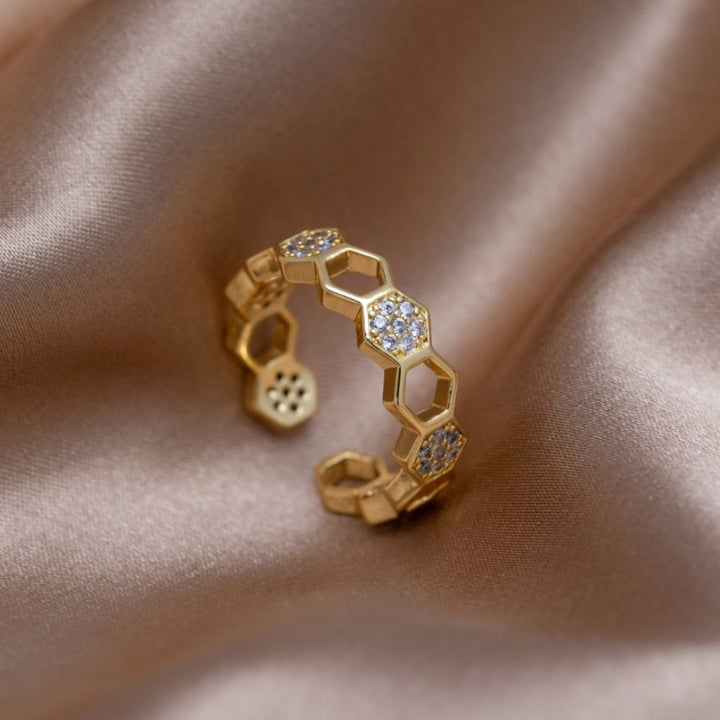Solenna – Anello in Cristallo a Nido d'Api