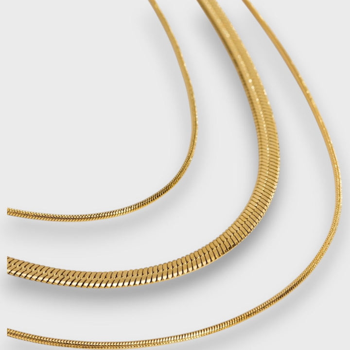 Solenne – Collana a Strati Placcata in Oro